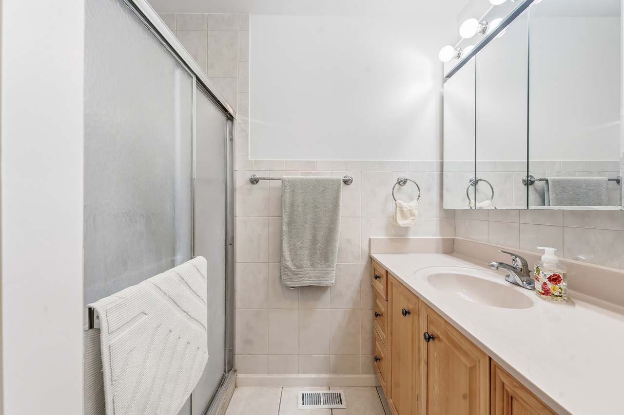 3206 Kingfisher Court, Rolling Meadows, IL 60008