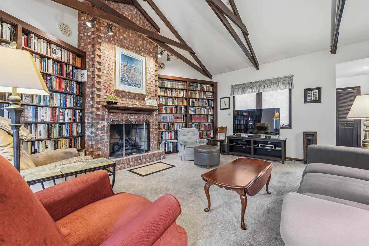 3206 Kingfisher Court, Rolling Meadows, IL 60008