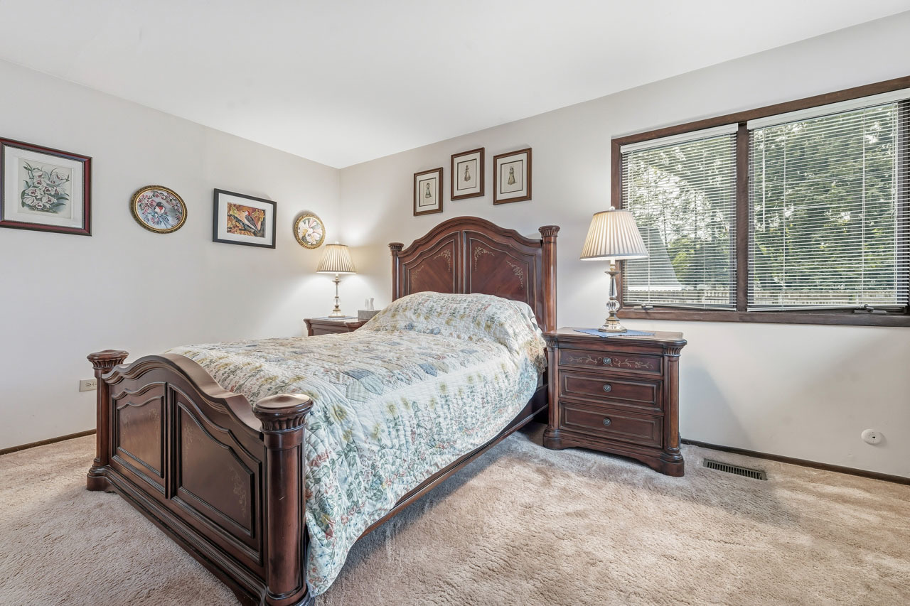 3206 Kingfisher Court, Rolling Meadows, IL 60008