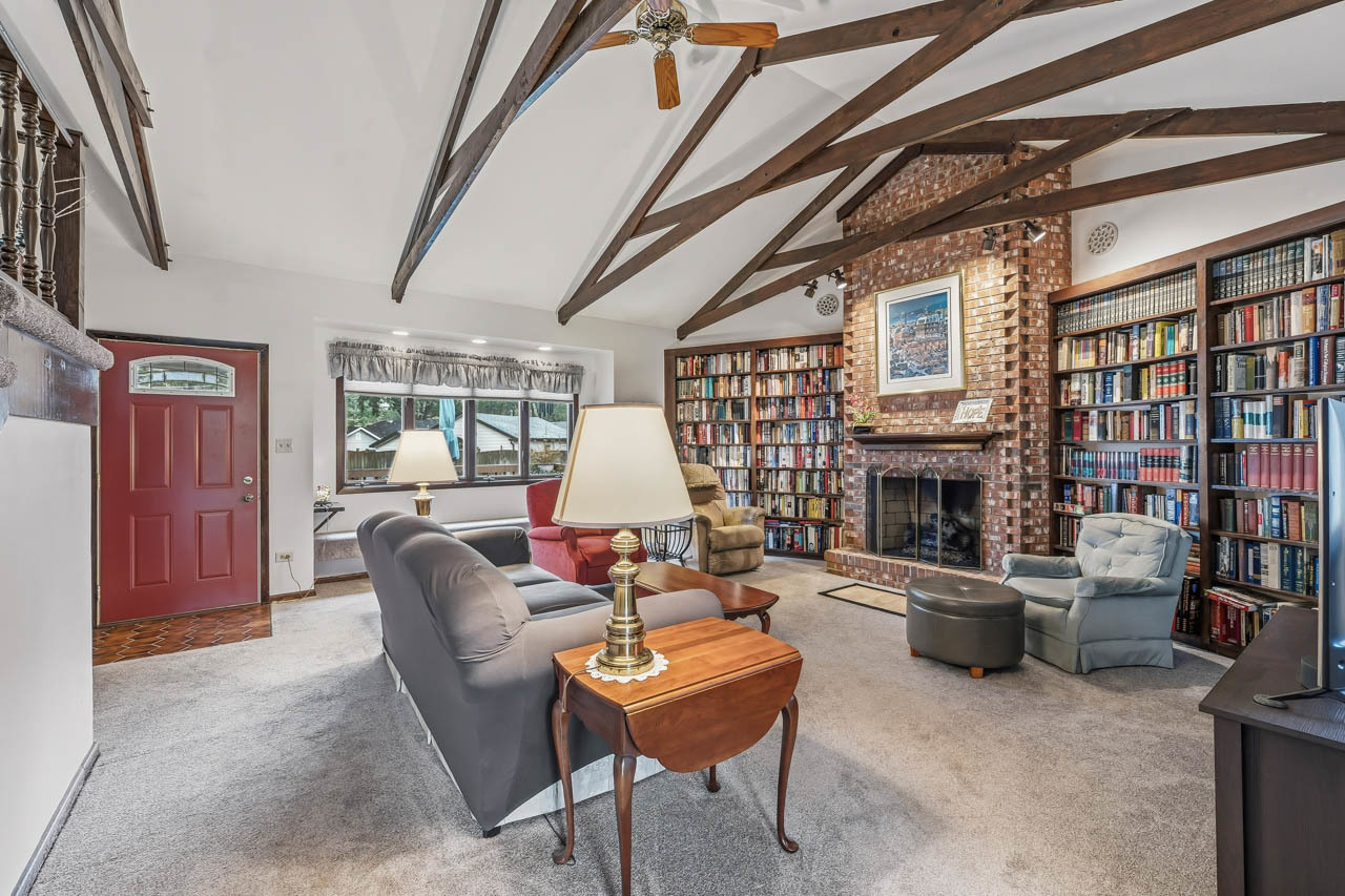 3206 Kingfisher Court, Rolling Meadows, IL 60008