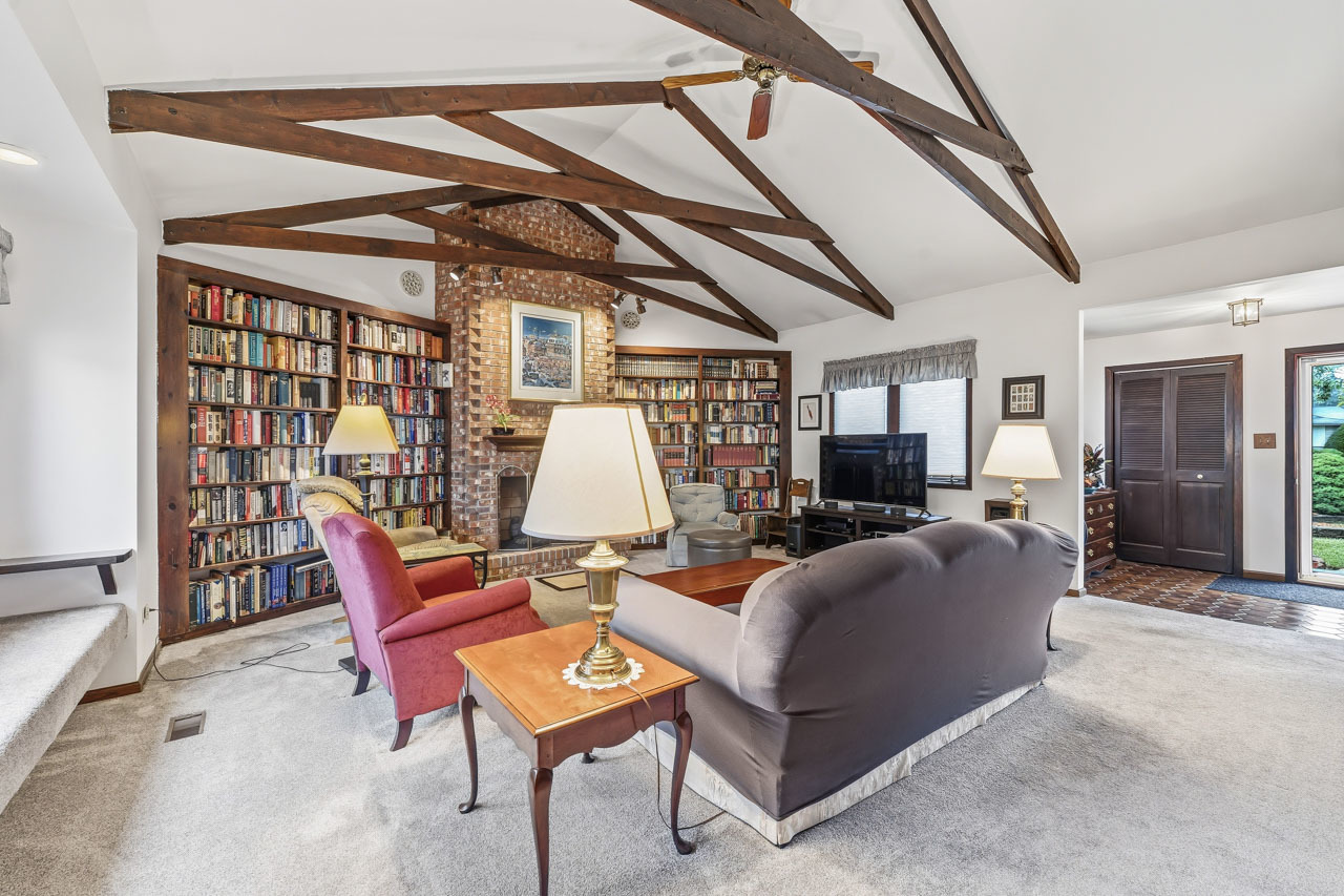 3206 Kingfisher Court, Rolling Meadows, IL 60008