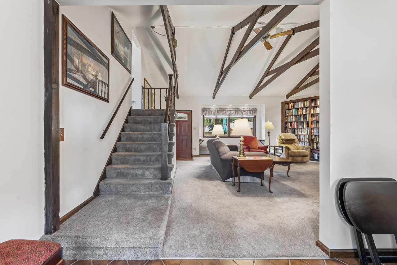 3206 Kingfisher Court, Rolling Meadows, IL 60008