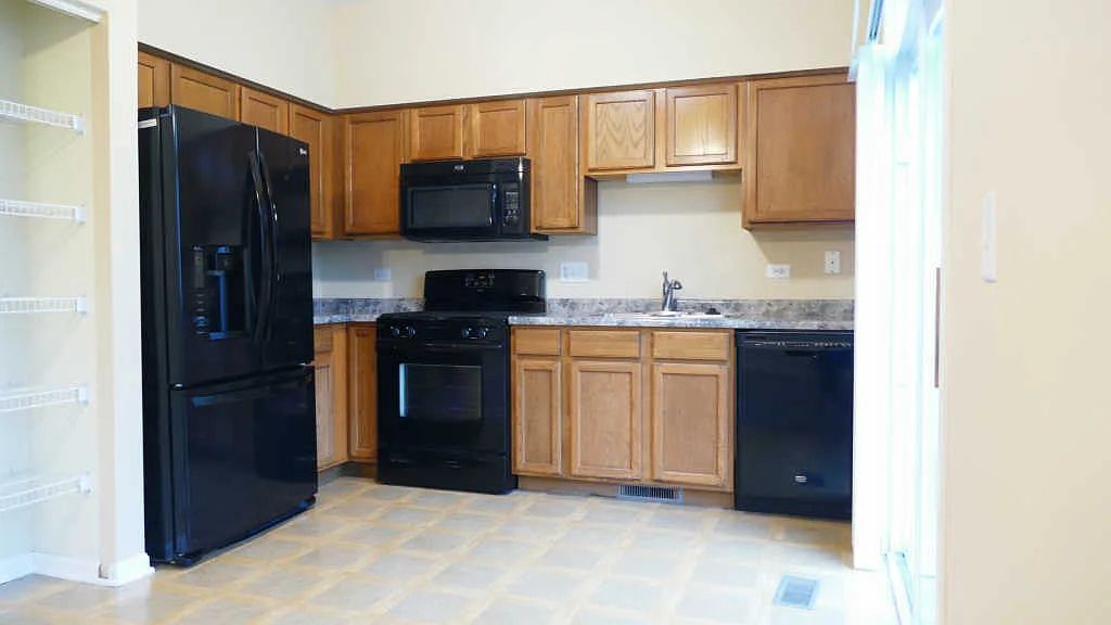 306 Waubonsee Drive, Plano, IL 60545