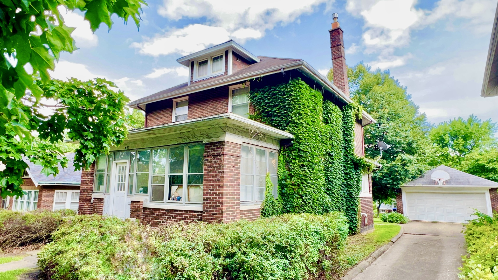 413 Phoenix Avenue, Bloomington, IL 61701