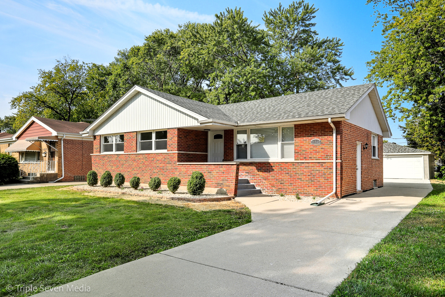 16348 Dobson Avenue, South Holland, IL 60473