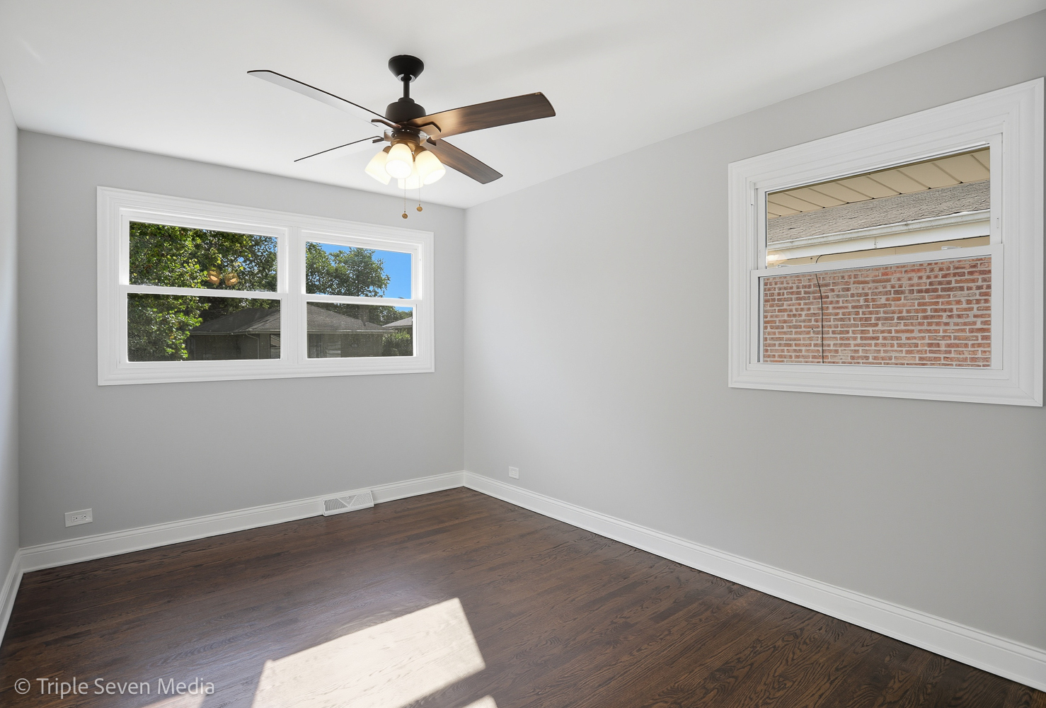 16348 Dobson Avenue, South Holland, IL 60473