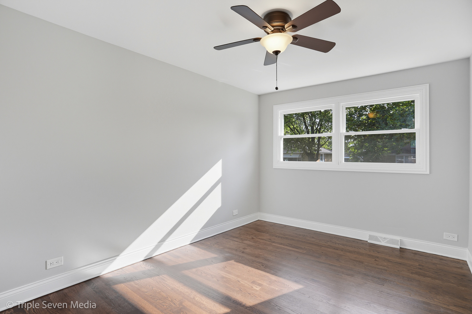 16348 Dobson Avenue, South Holland, IL 60473