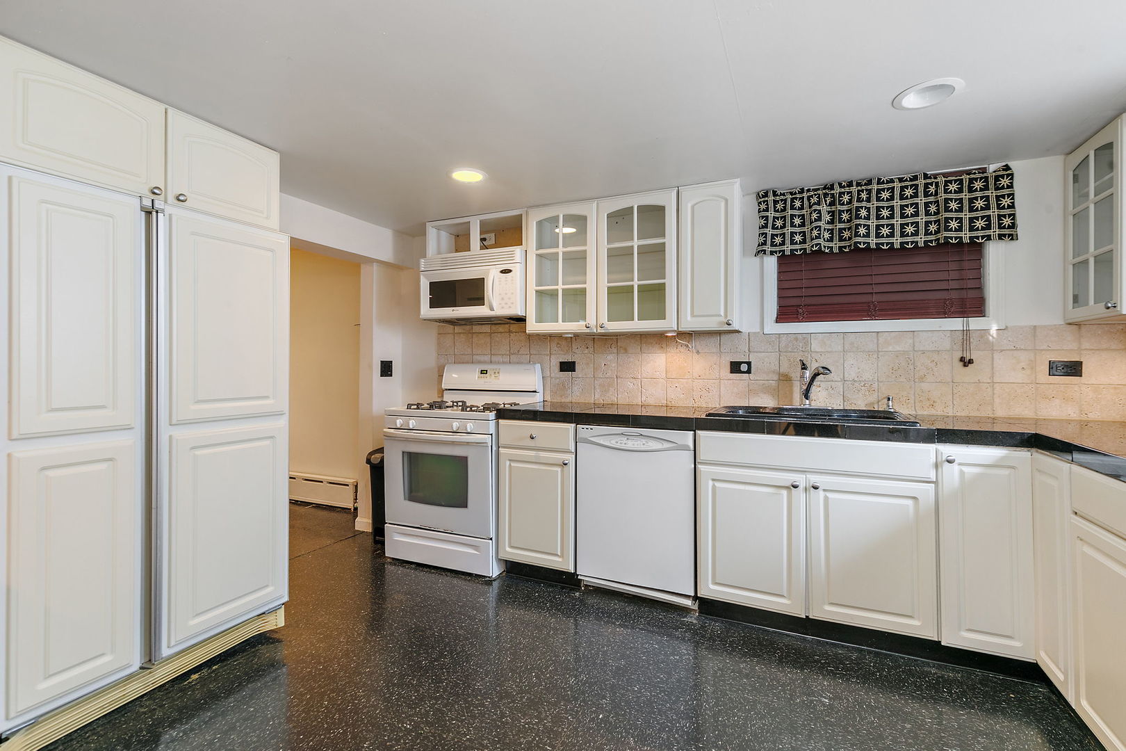 3011 S 4th Street, DeKalb, IL 60115