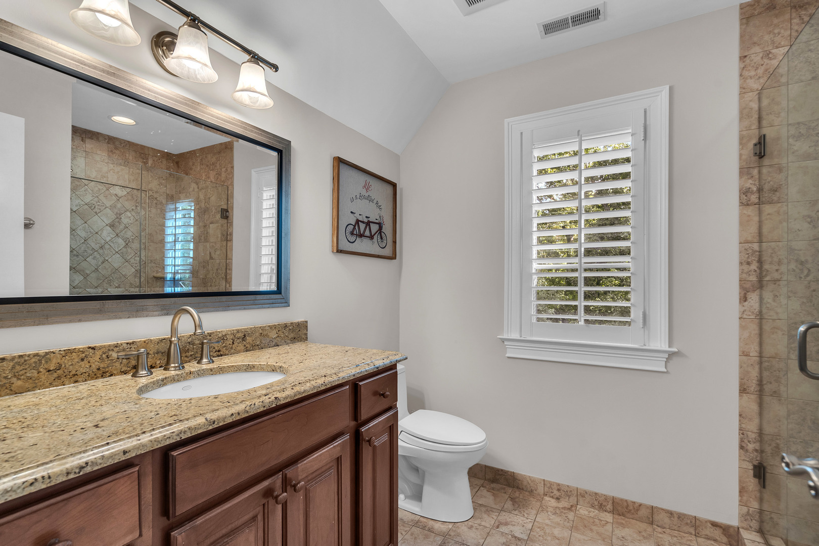1401 W Everett Road, Lake Forest, IL 60045