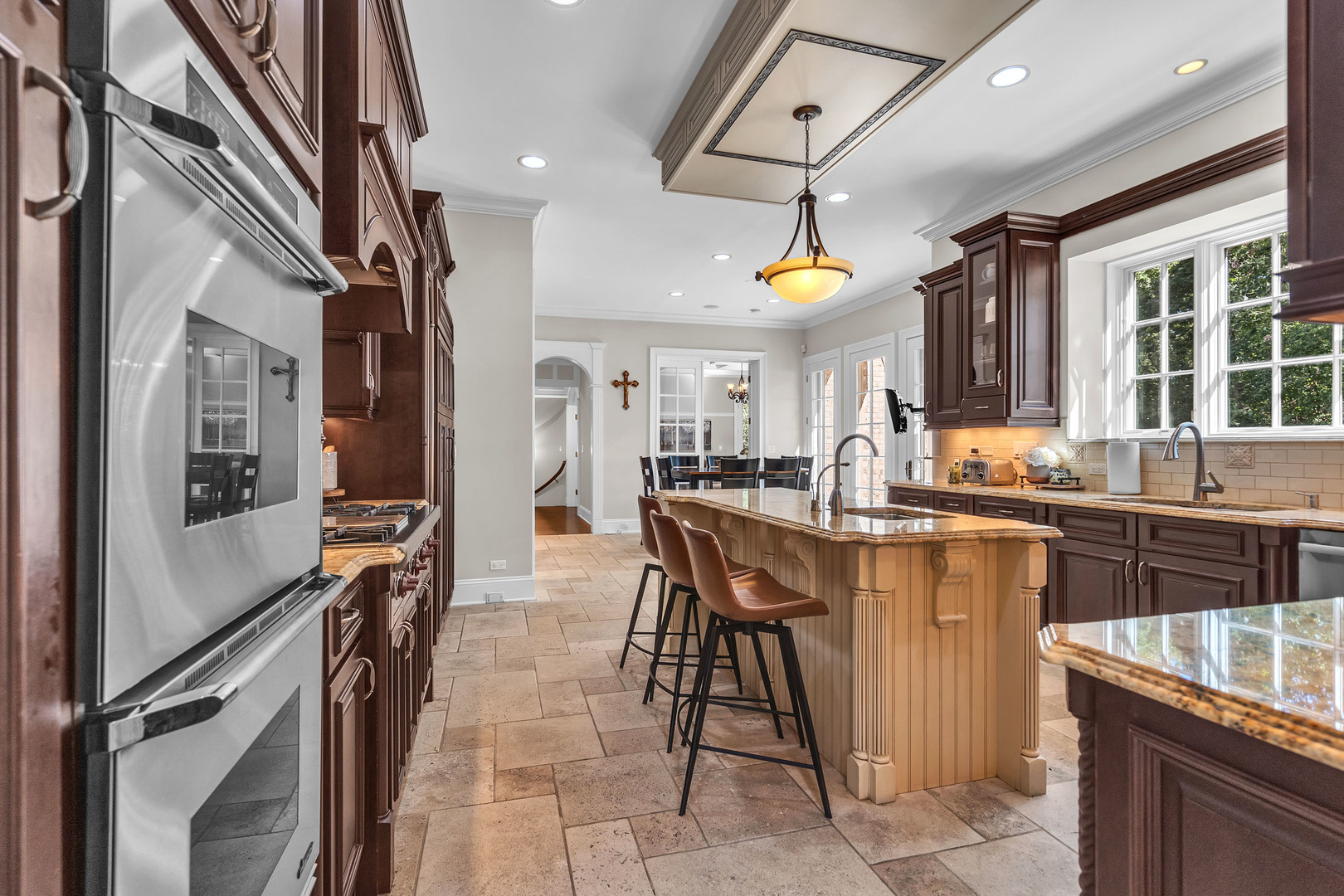 1401 W Everett Road, Lake Forest, IL 60045
