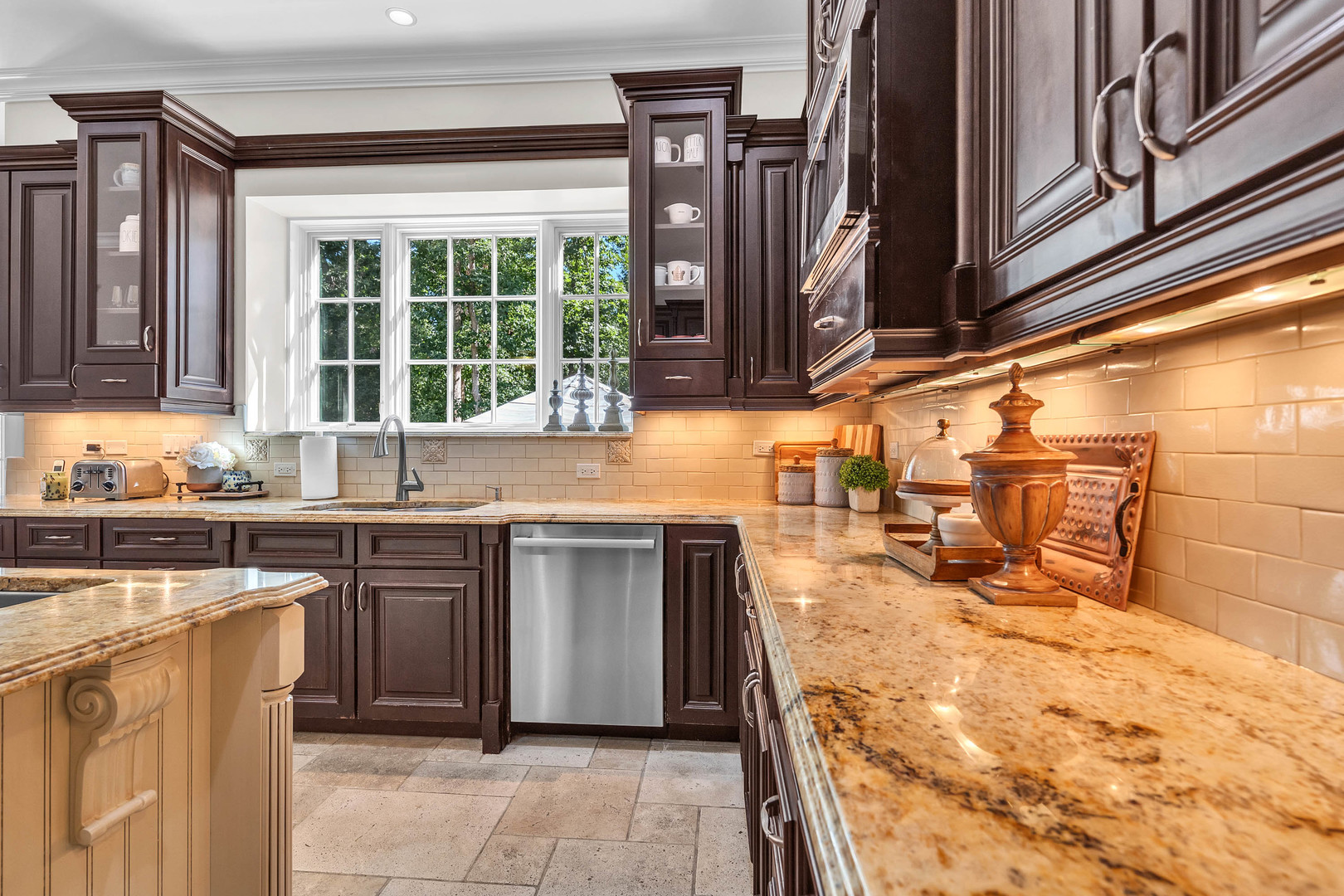 1401 W Everett Road, Lake Forest, IL 60045