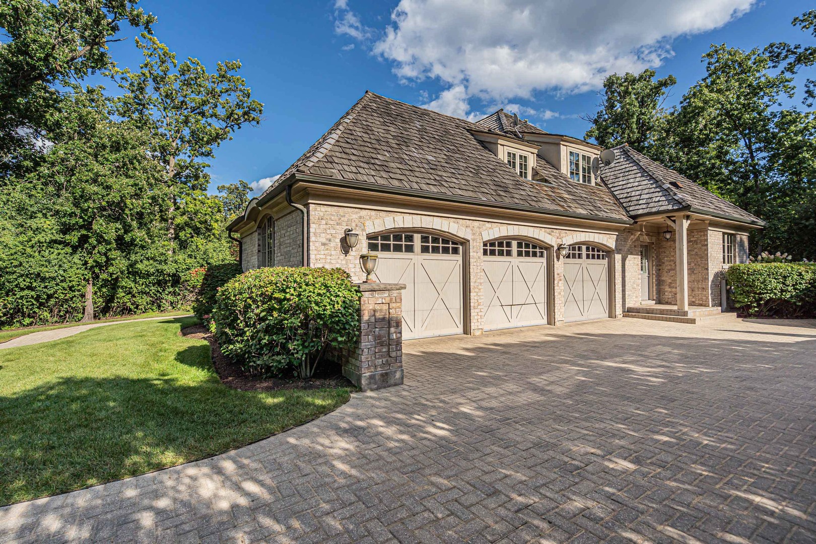 1401 W Everett Road, Lake Forest, IL 60045
