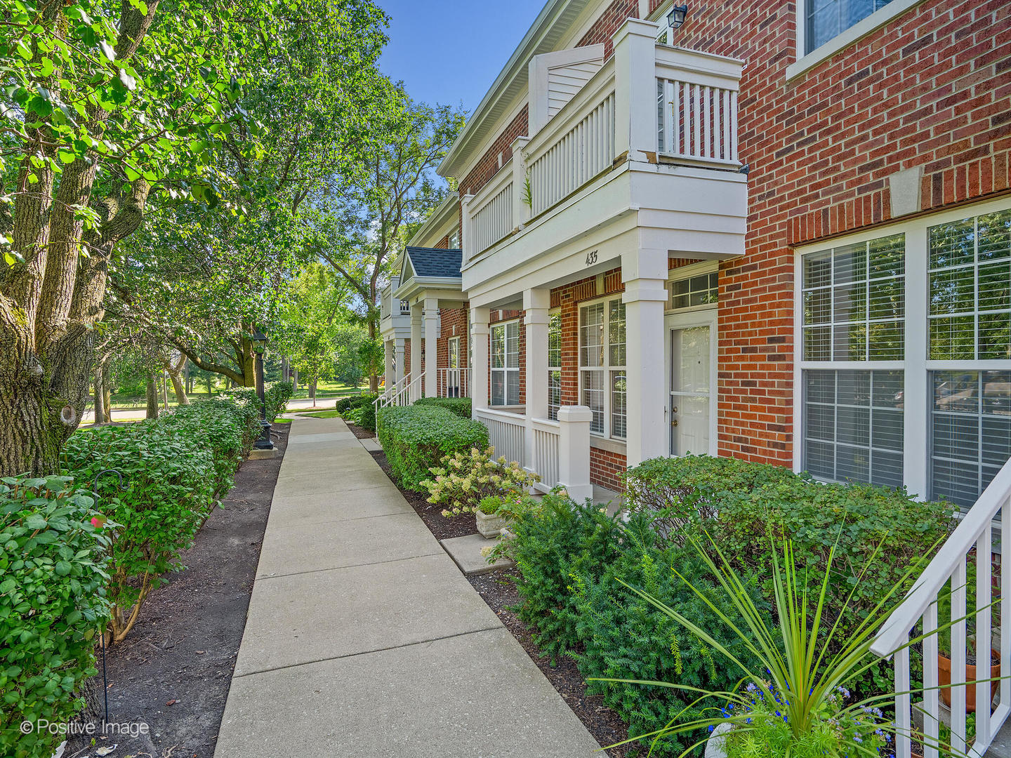 435 Commons Circle #Na, Clarendon Hills, IL 60514