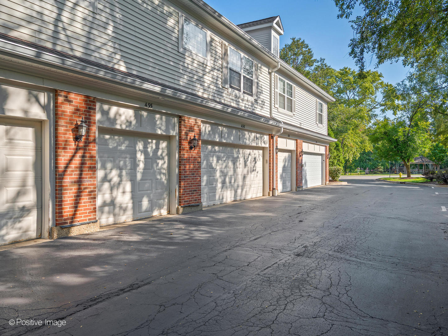 435 Commons Circle #Na, Clarendon Hills, IL 60514