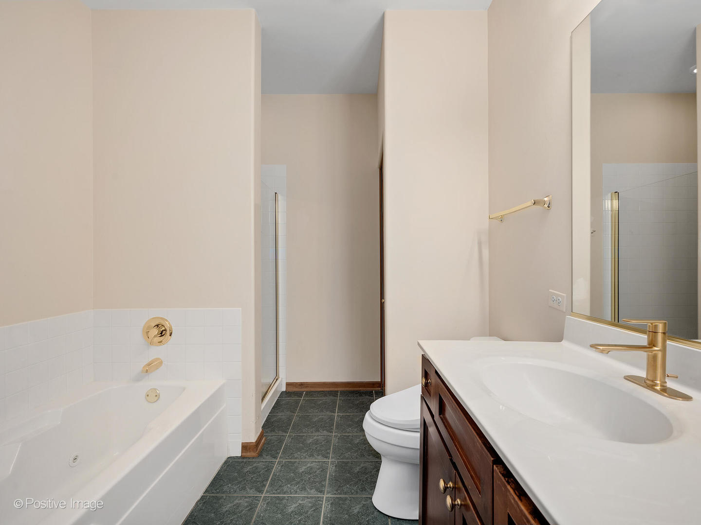 435 Commons Circle #Na, Clarendon Hills, IL 60514