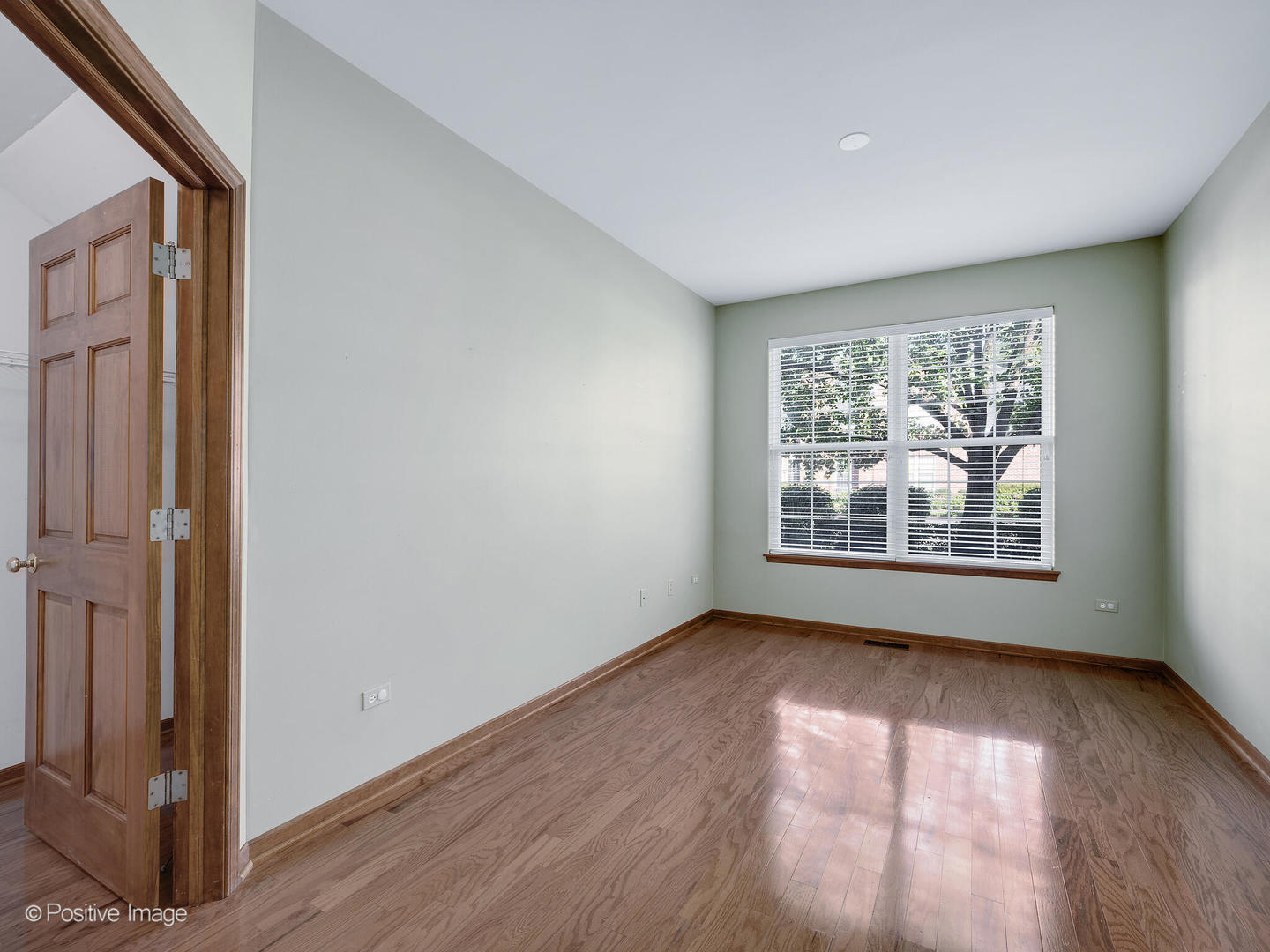 435 Commons Circle #Na, Clarendon Hills, IL 60514