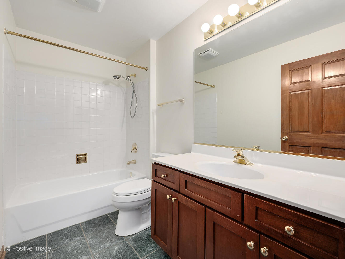 435 Commons Circle #Na, Clarendon Hills, IL 60514