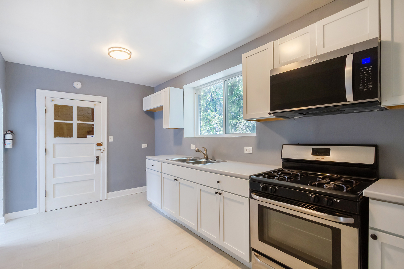 1133 E 81st Place #2, Chicago, IL 60619