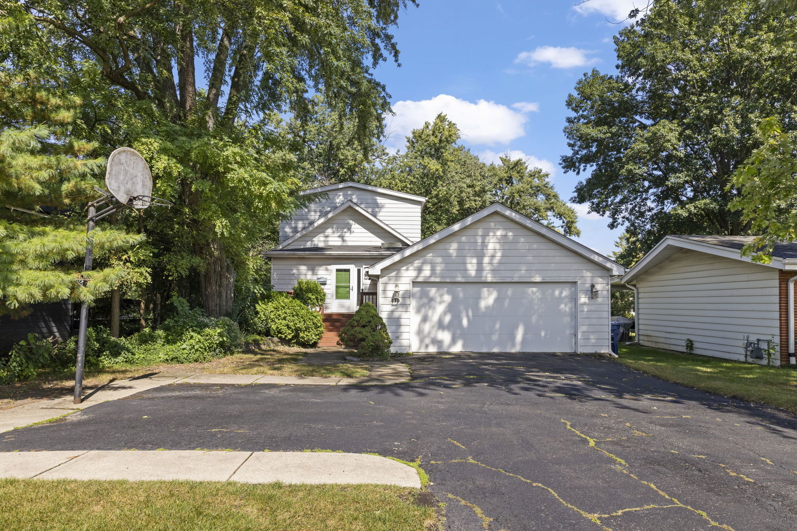 410 Chicago Avenue, Clarendon Hills, IL 60514