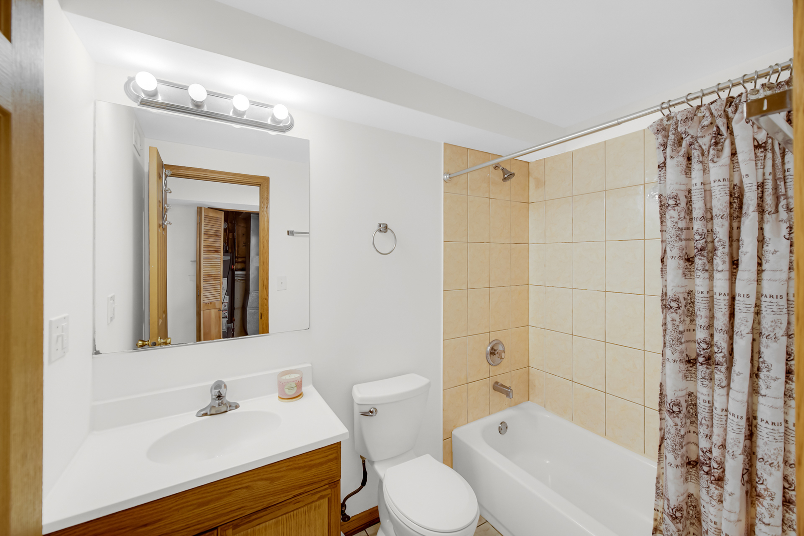 7015 S Indiana Avenue, Chicago, IL 60637