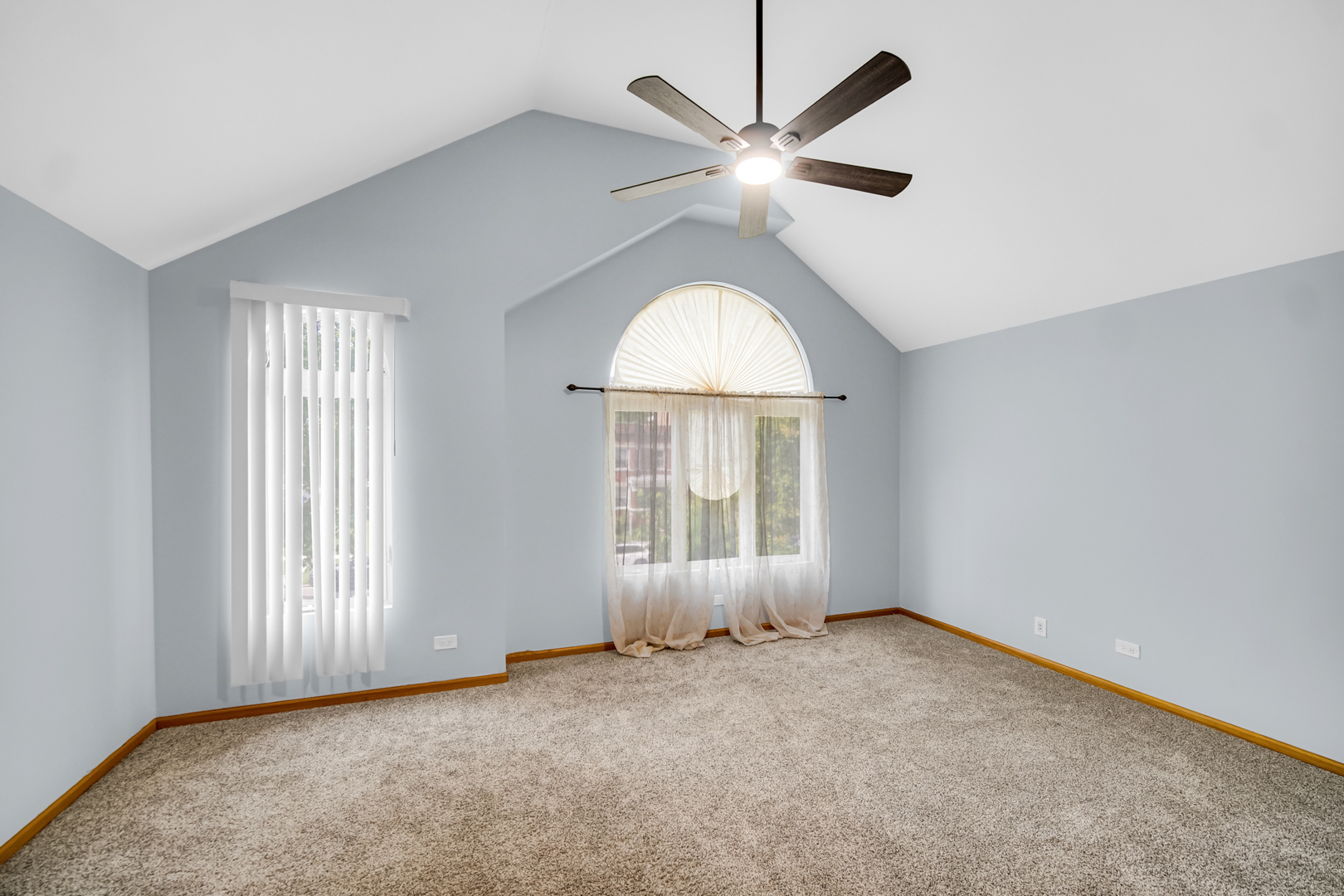 7015 S Indiana Avenue, Chicago, IL 60637
