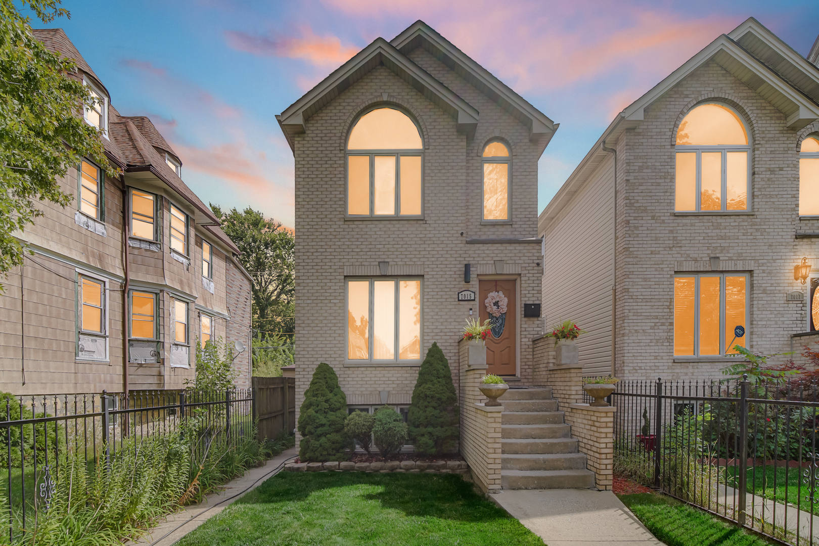 7015 S Indiana Avenue, Chicago, IL 60637