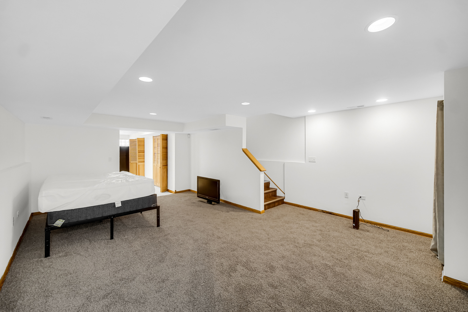 7015 S Indiana Avenue, Chicago, IL 60637