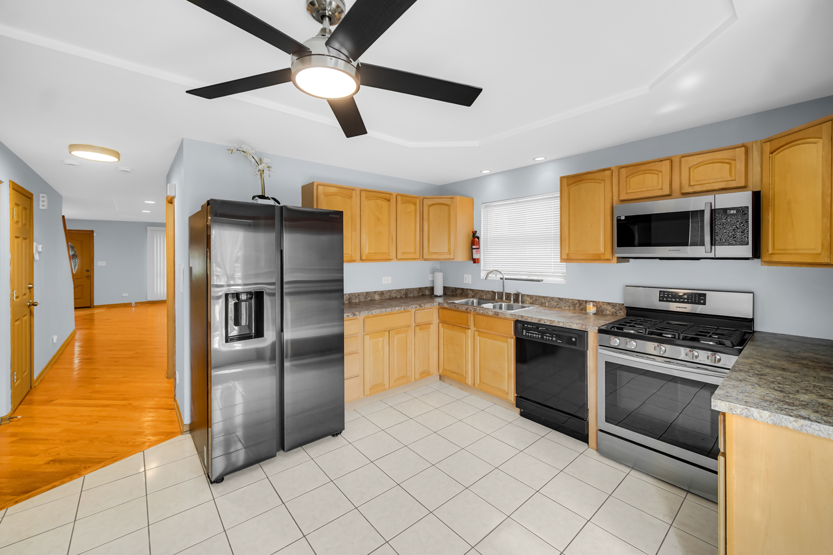 7015 S Indiana Avenue, Chicago, IL 60637