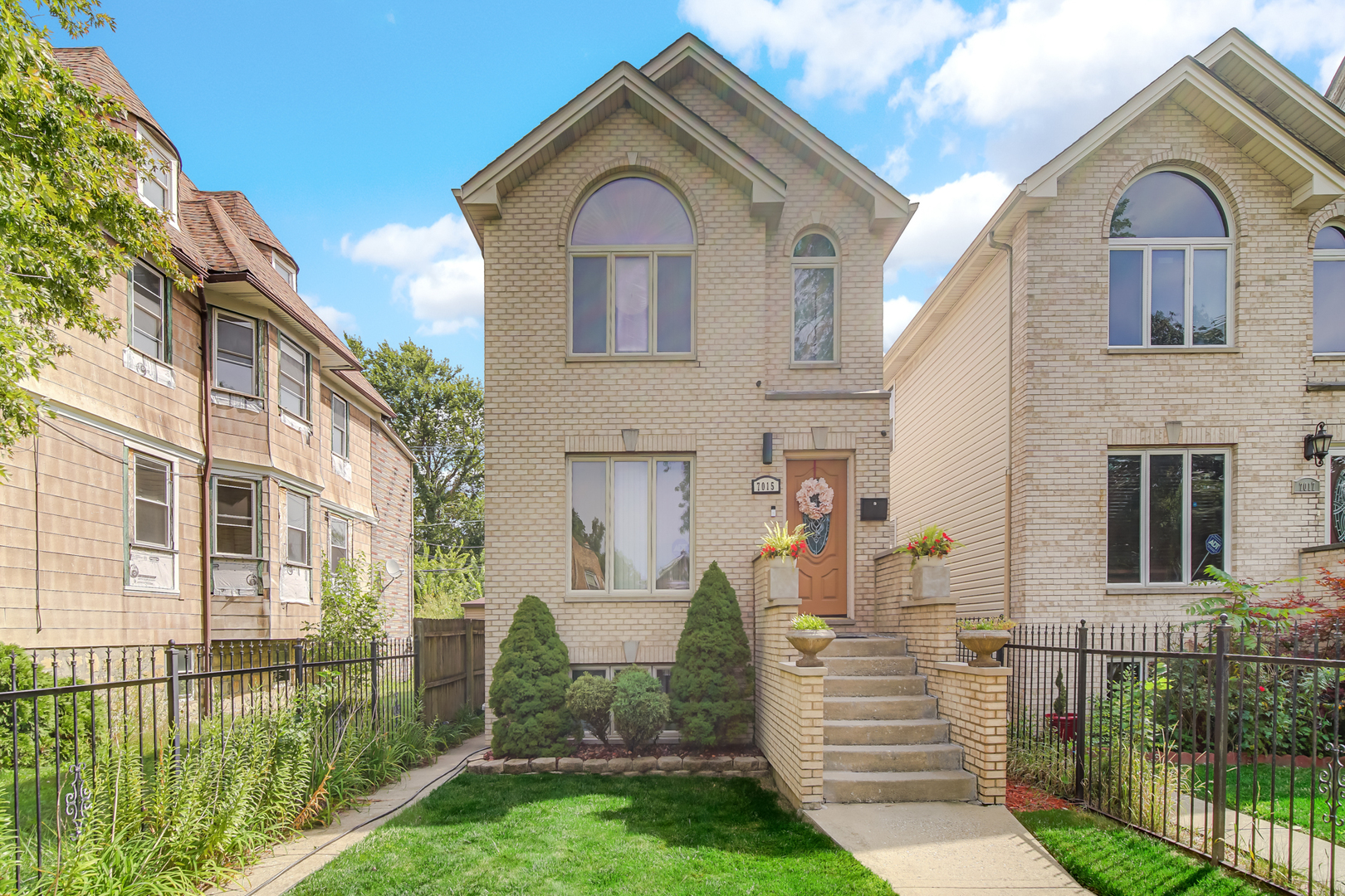 7015 S Indiana Avenue, Chicago, IL 60637
