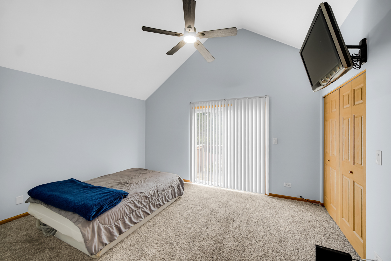 7015 S Indiana Avenue, Chicago, IL 60637