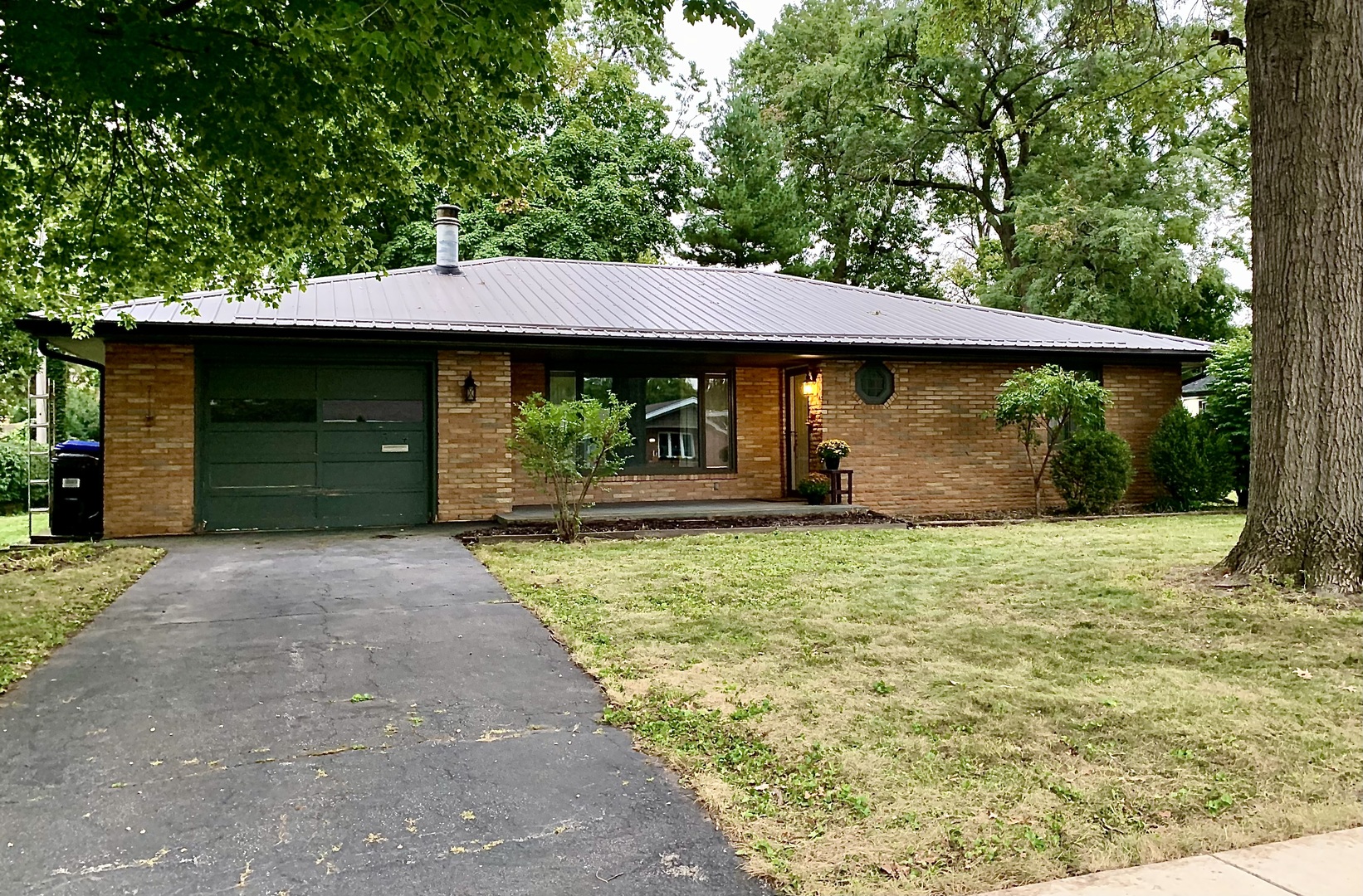 304 Seville Road, Bloomington, IL 61701