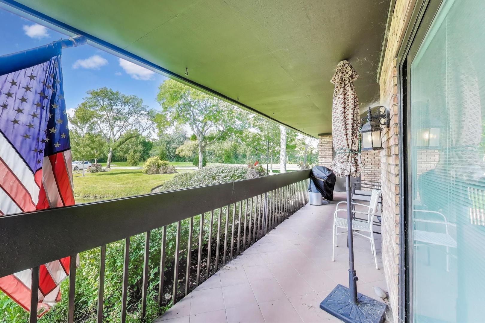 3955 Mission Hills Road #D, Northbrook, IL 60062