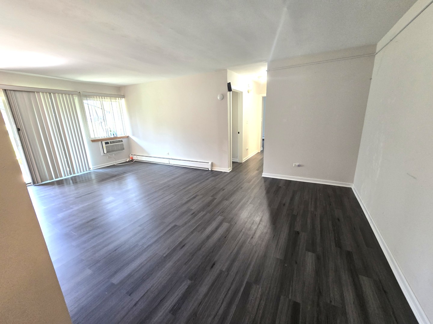 1806 Hemlock Place #106, Schaumburg, IL 60173