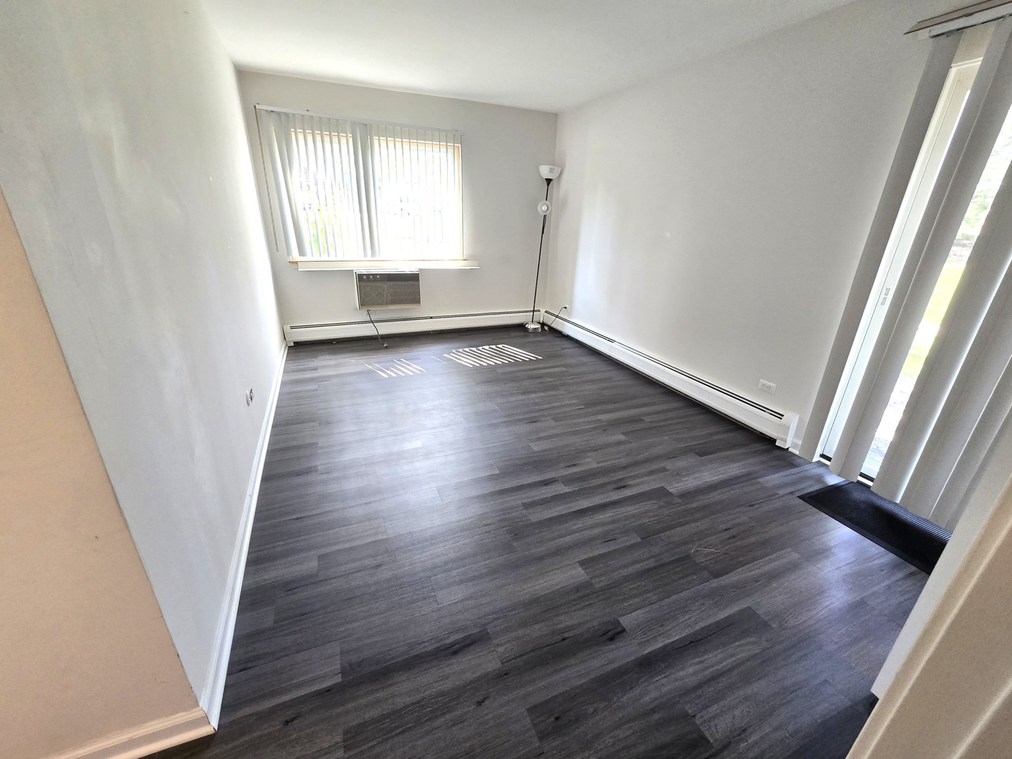 1806 Hemlock Place #106, Schaumburg, IL 60173