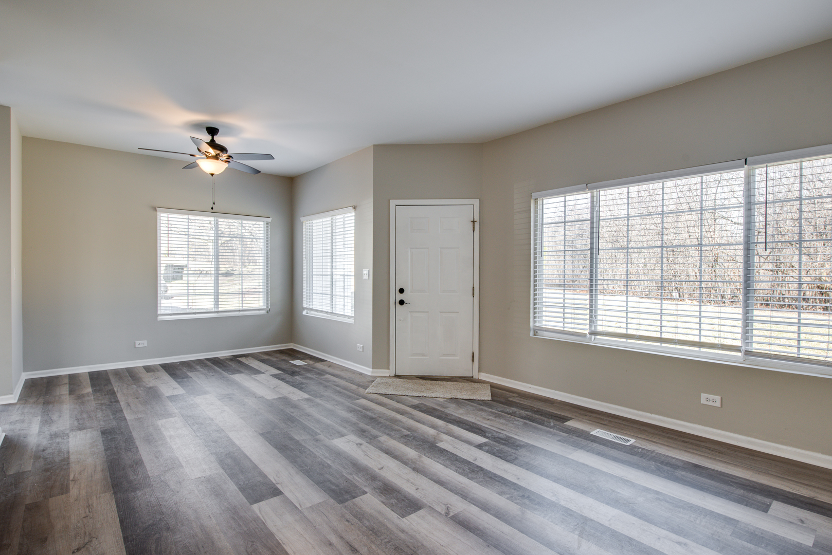 89 Braxton Lane, Aurora, IL 60504
