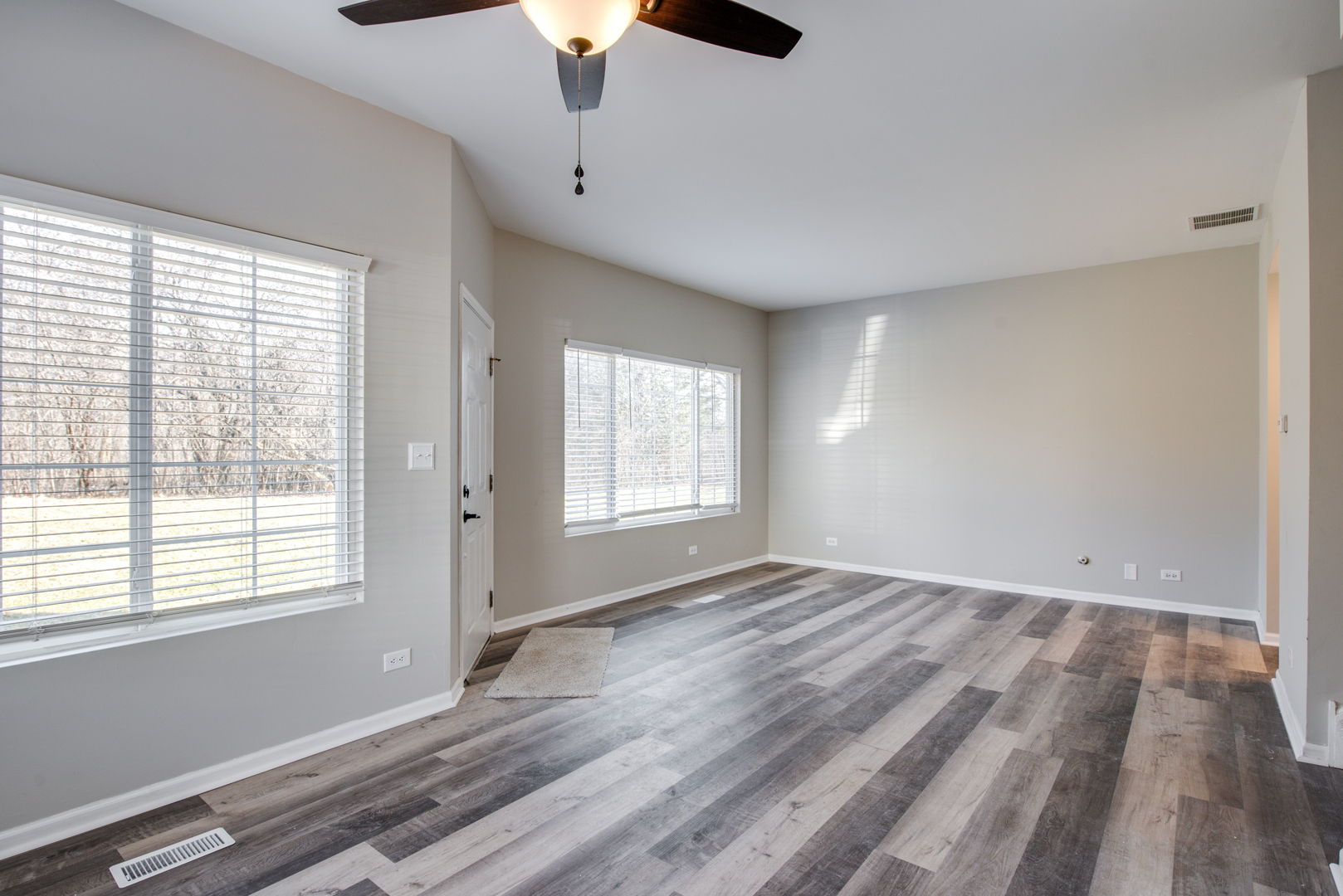 89 Braxton Lane, Aurora, IL 60504