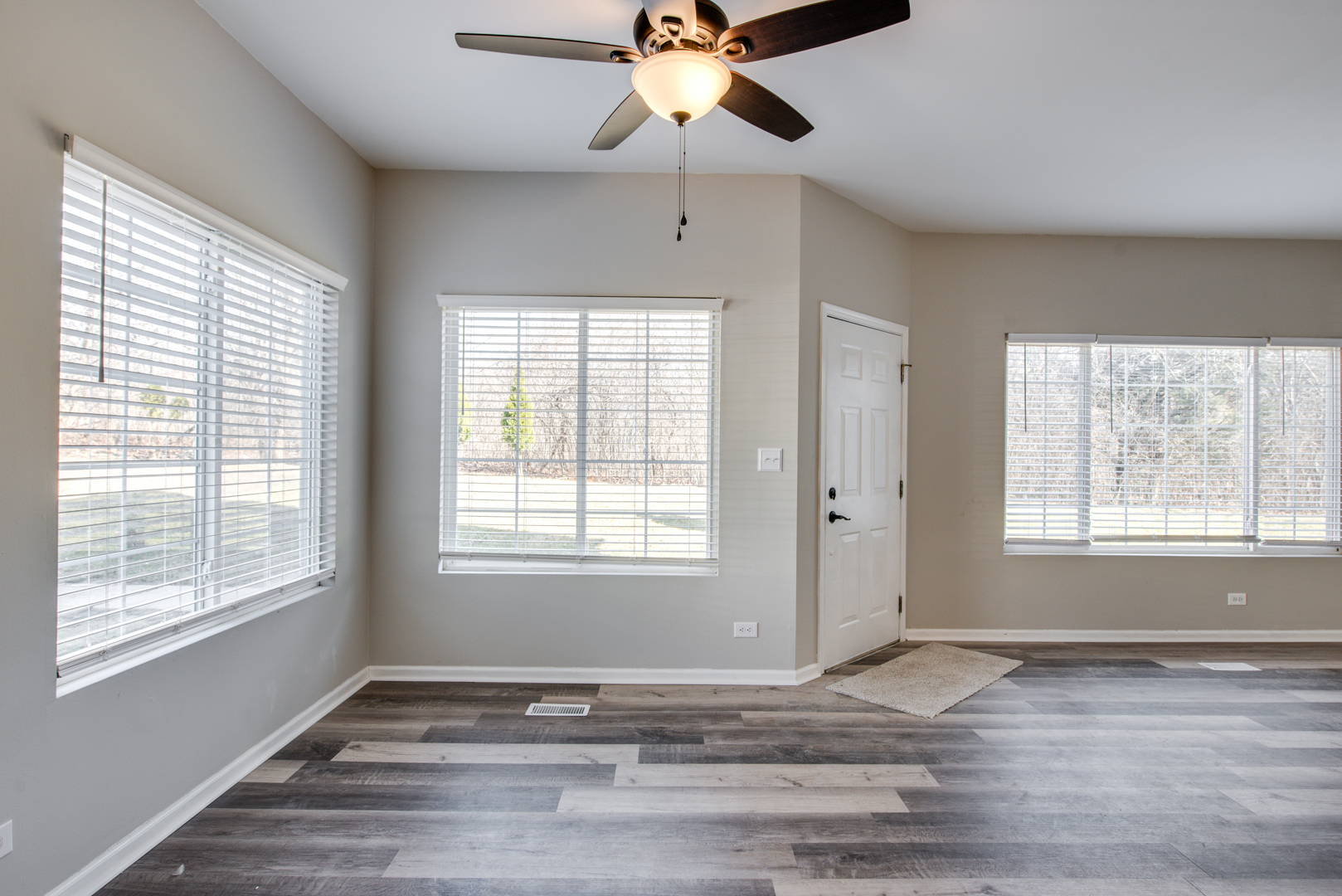 89 Braxton Lane, Aurora, IL 60504