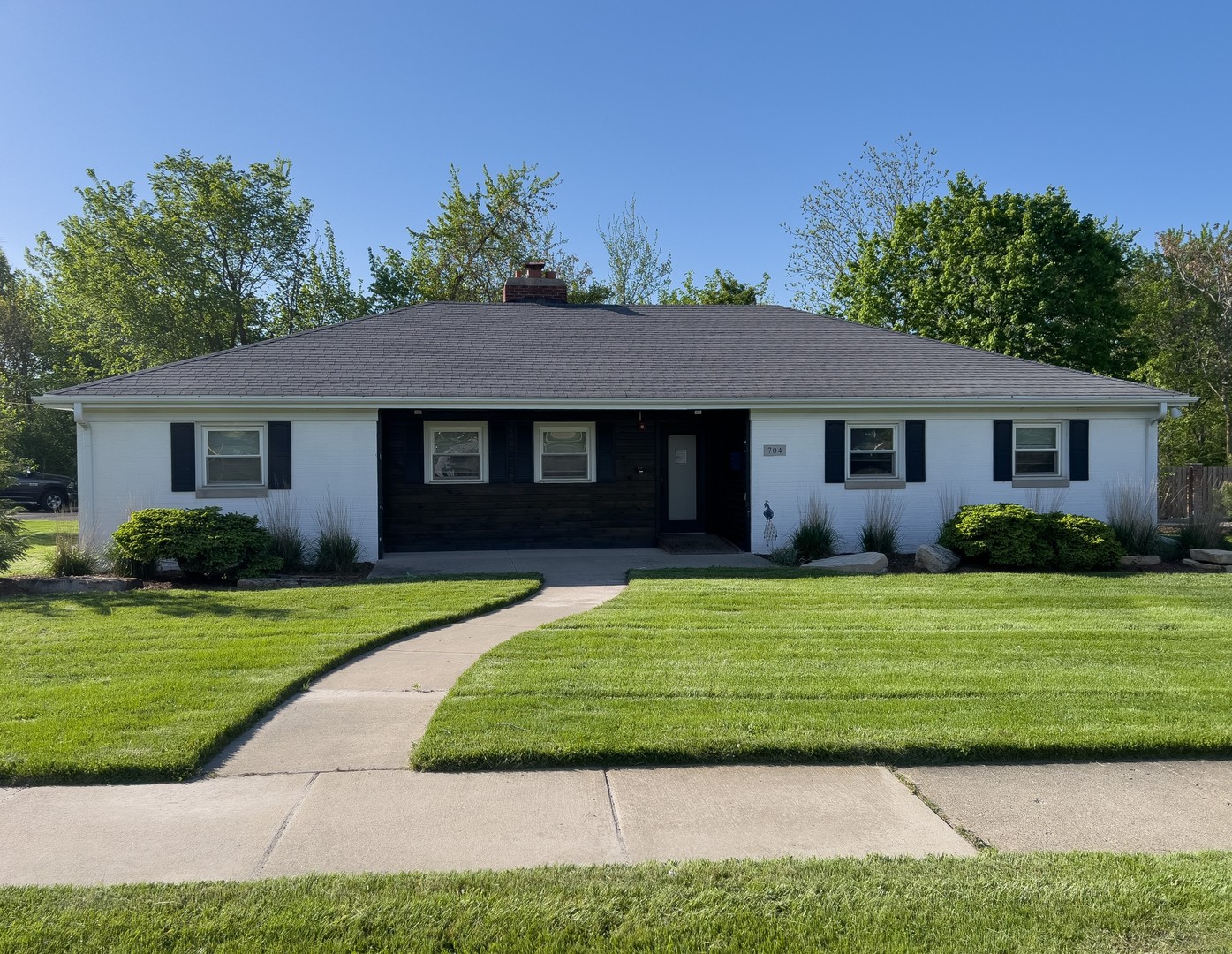704 E 9th Street, Lockport, IL 60441