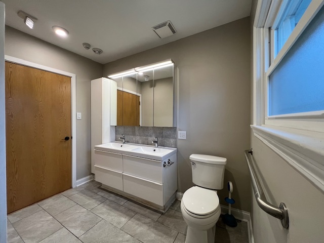 704 E 9th Street, Lockport, IL 60441