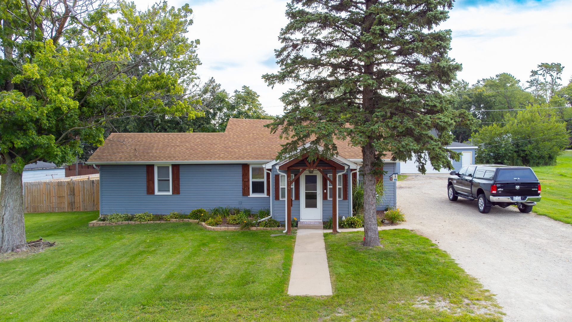 614 Cayuga Street, Joliet, IL 60432