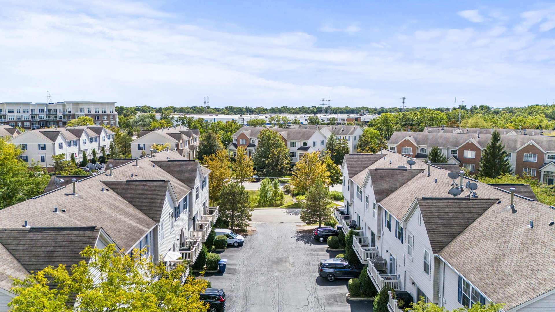 738 Hanbury Drive, Des Plaines, IL 60016