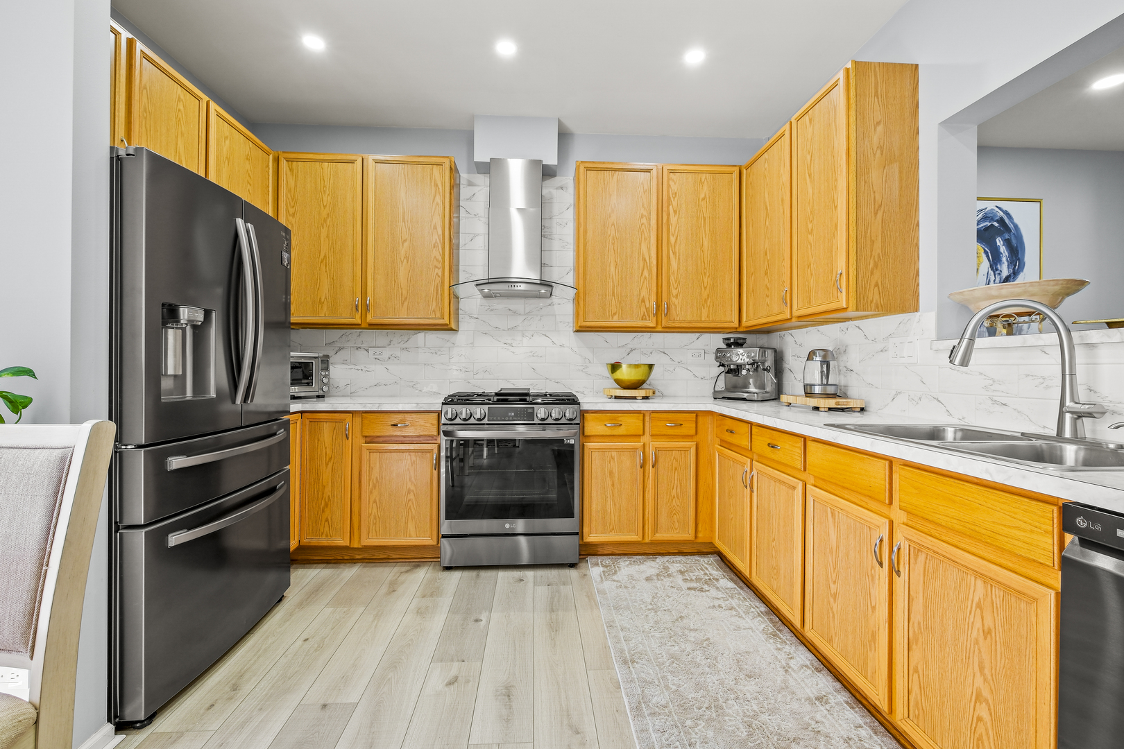 738 Hanbury Drive, Des Plaines, IL 60016