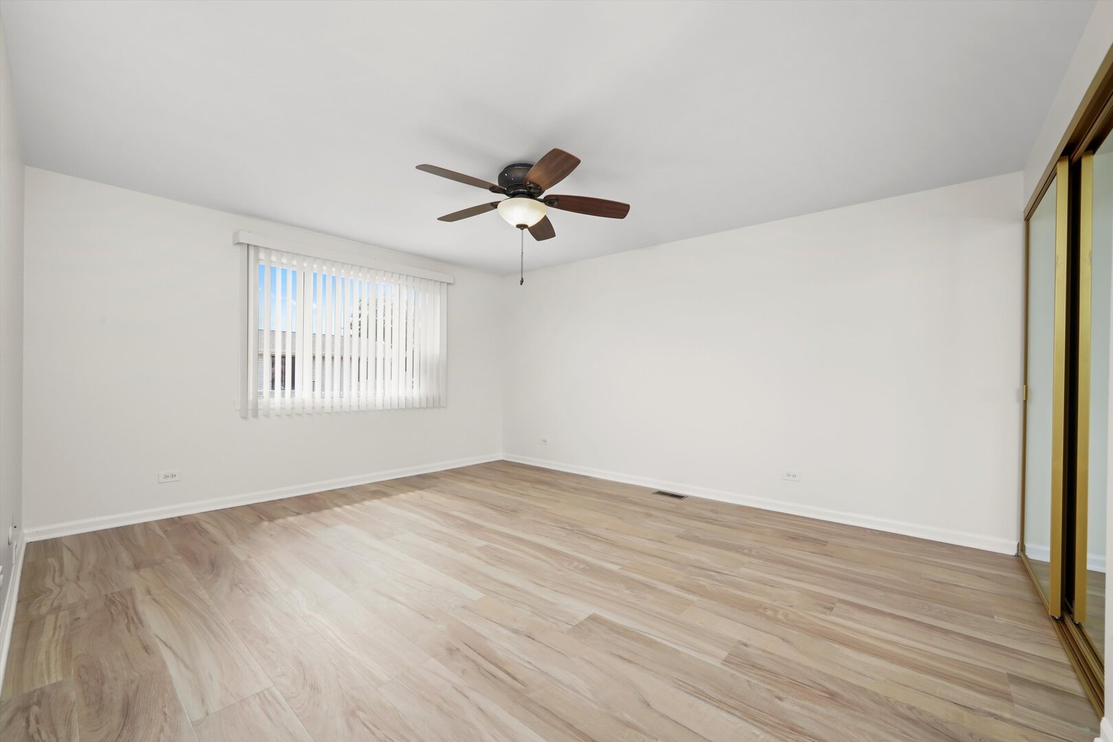 1100 Stoughton Court #1711, Schaumburg, IL 60194