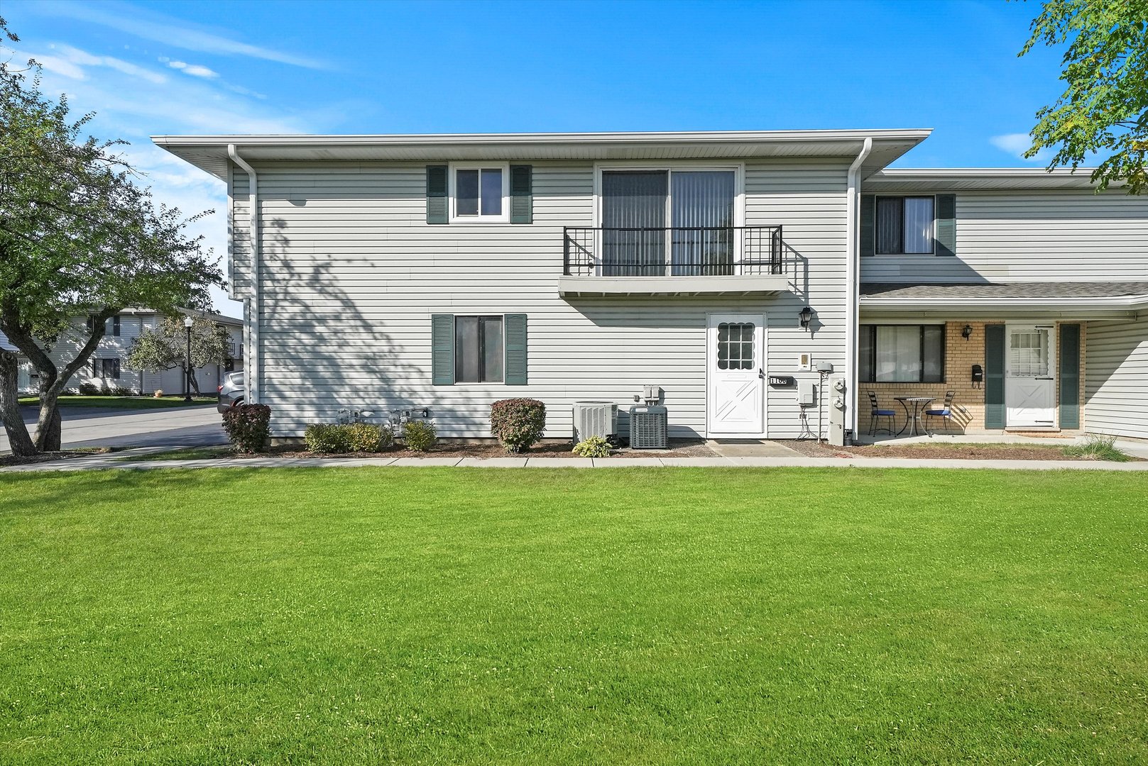 1100 Stoughton Court #1711, Schaumburg, IL 60194