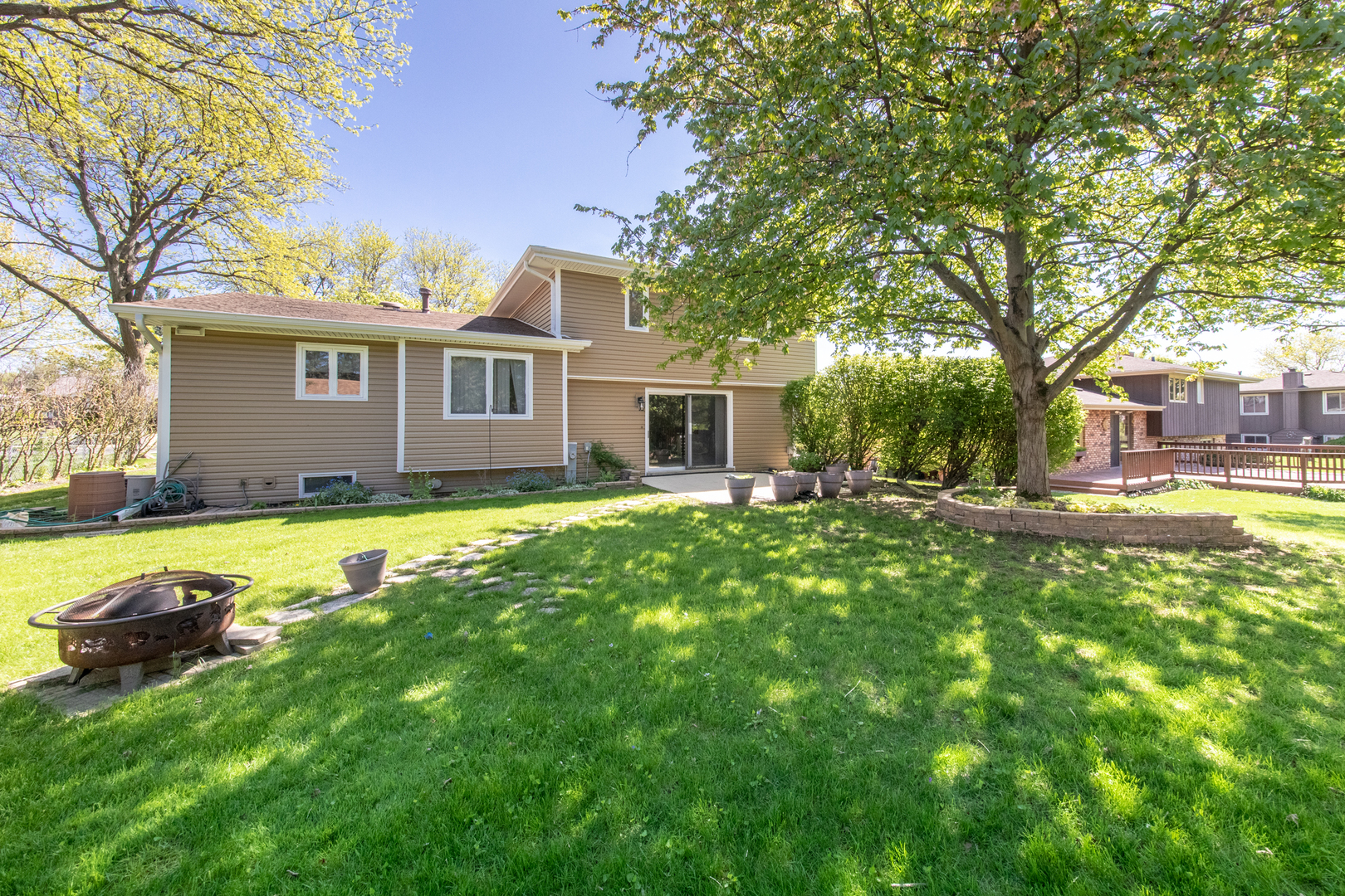 12 James Drive, Westmont, IL 60559