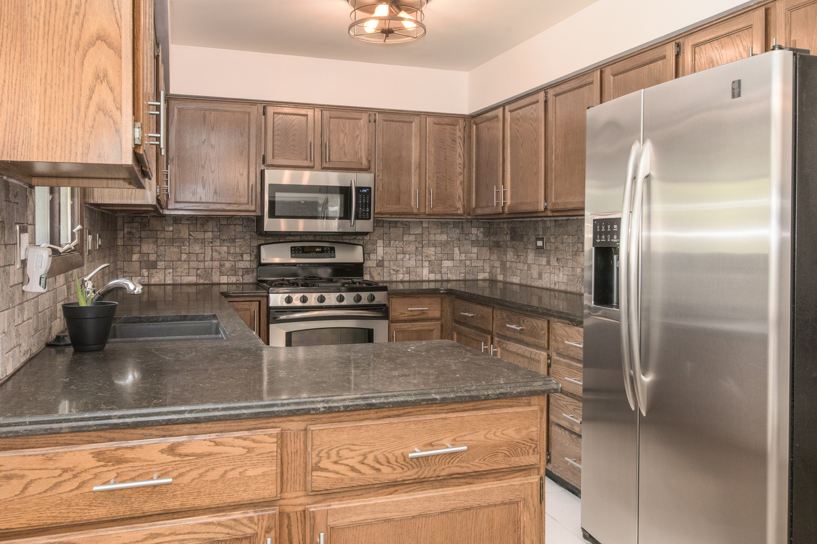 12 James Drive, Westmont, IL 60559