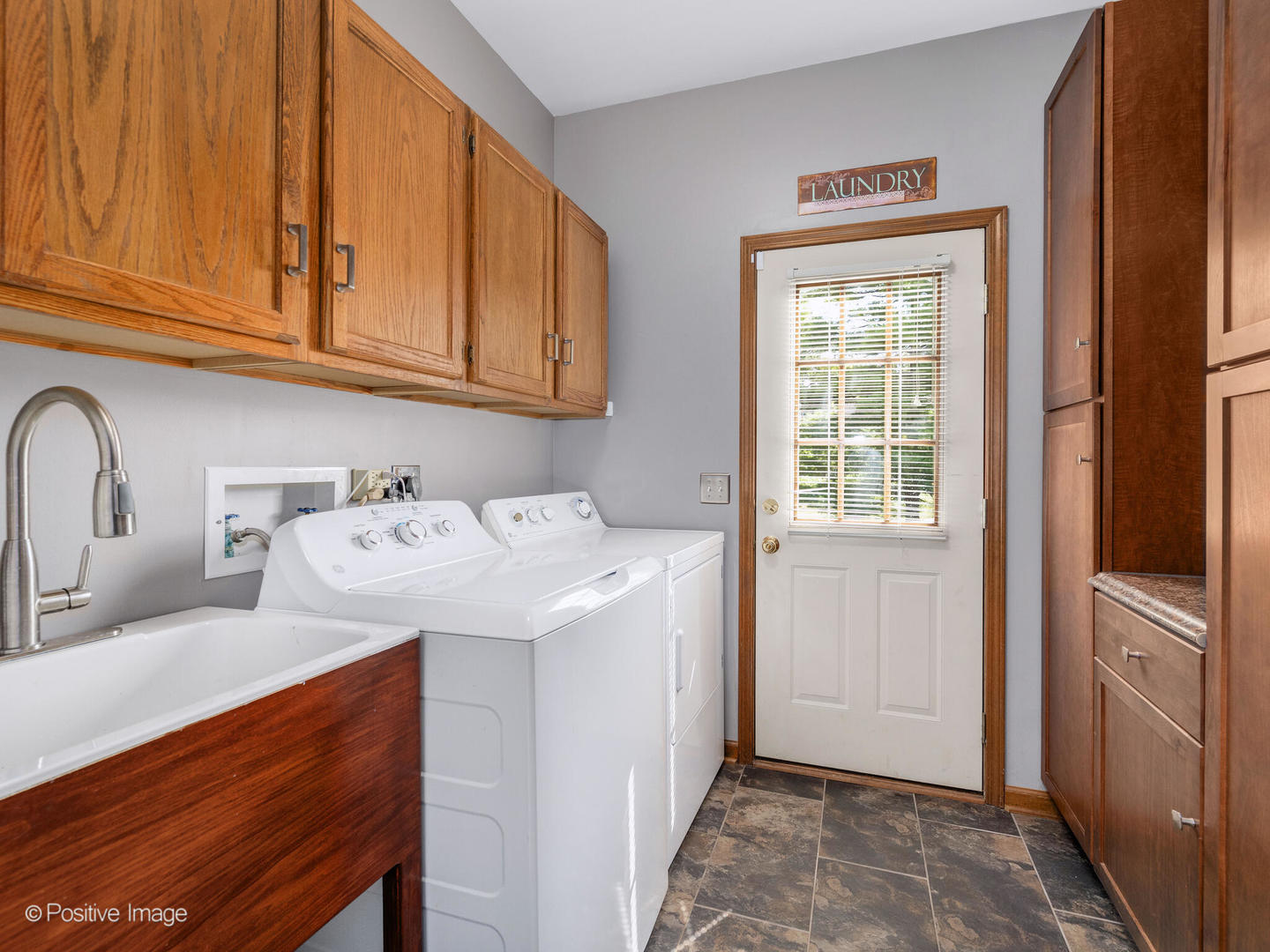 509 Steeplechase Road, St. Charles, IL 60174