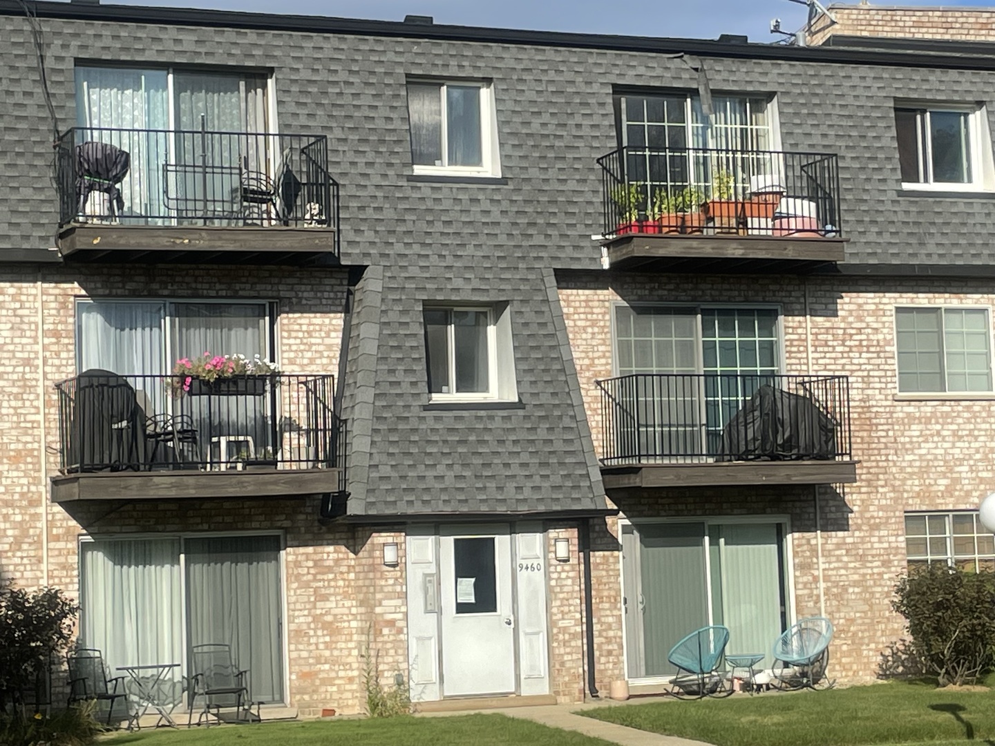 9460 Bay Colony Drive #3N, Des Plaines, IL 60016