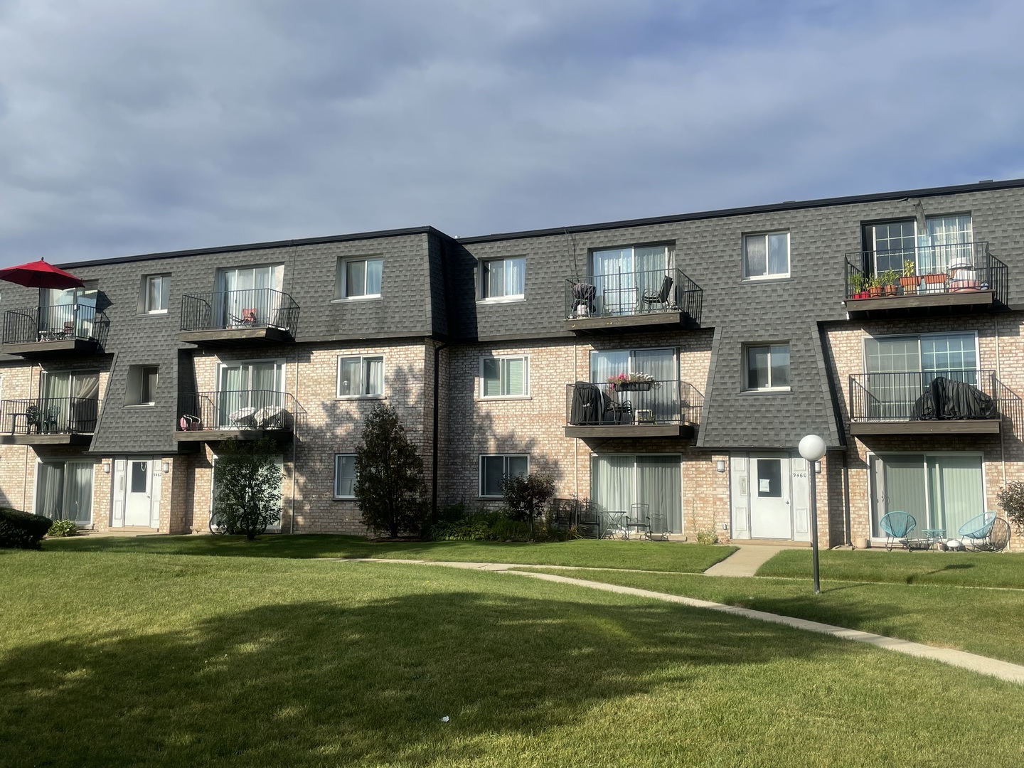 9460 Bay Colony Drive #3N, Des Plaines, IL 60016