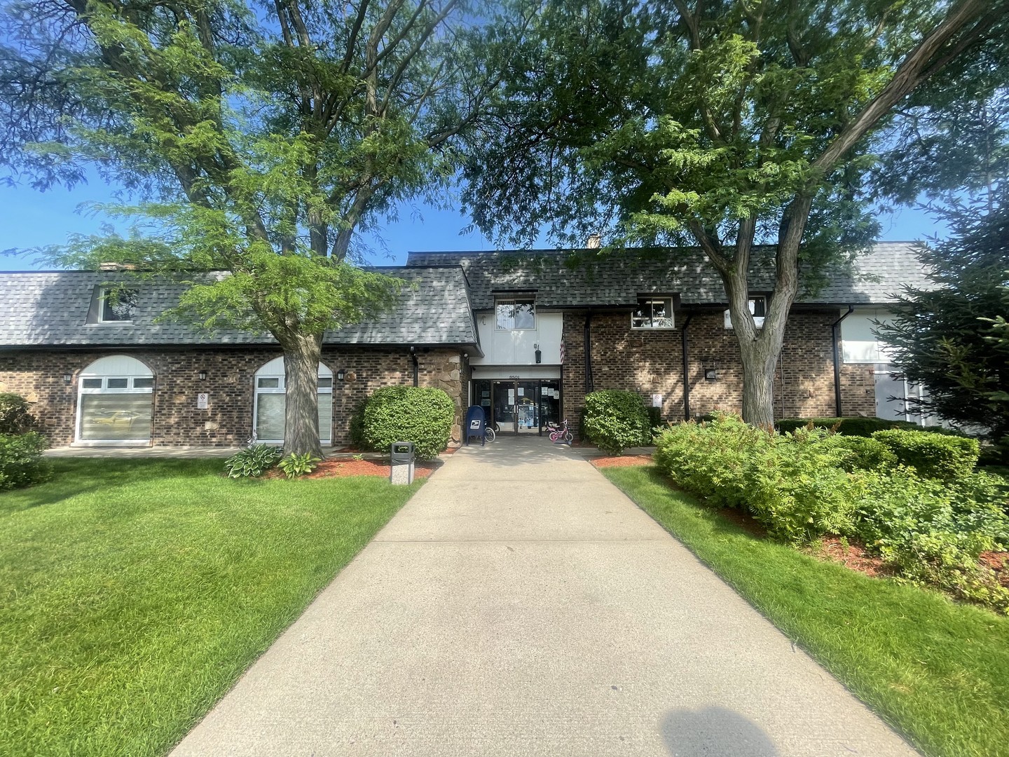 9460 Bay Colony Drive #3N, Des Plaines, IL 60016